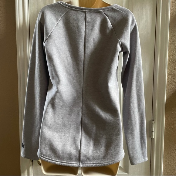 The Northface gray/silver woman’s pullover lightweight sweater Sz small petite - Picture 6 of 7